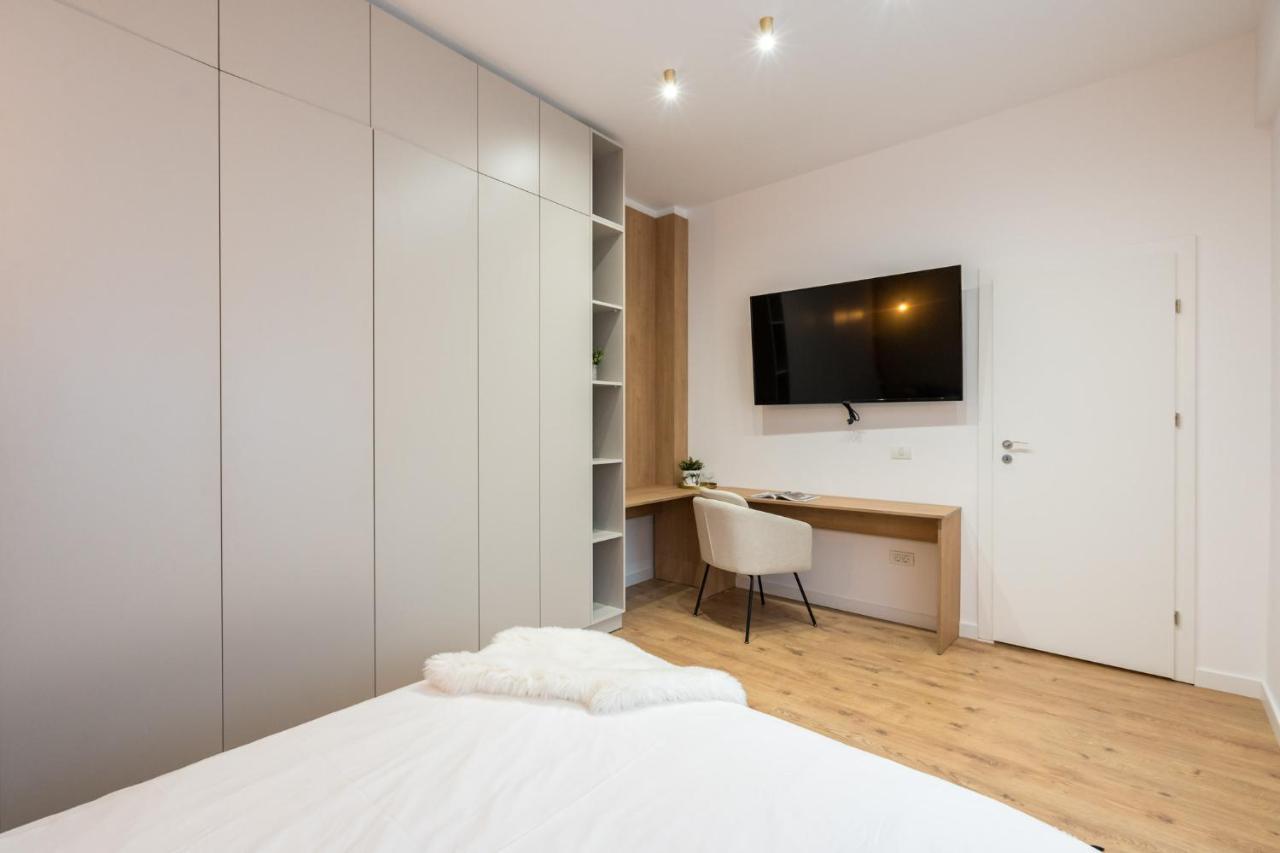 Crystal 3Bdr Apartment In Center Бухарест Экстерьер фото