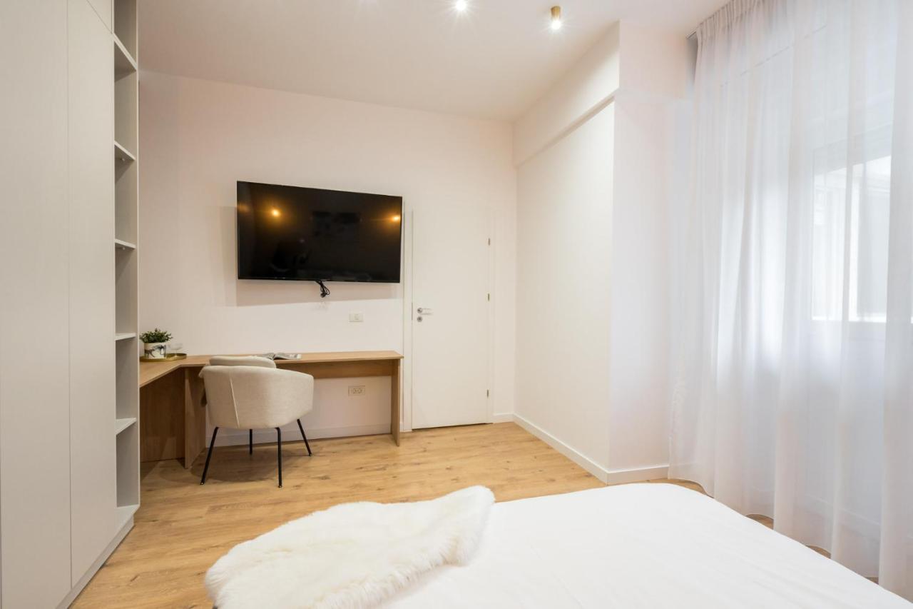 Crystal 3Bdr Apartment In Center Бухарест Экстерьер фото