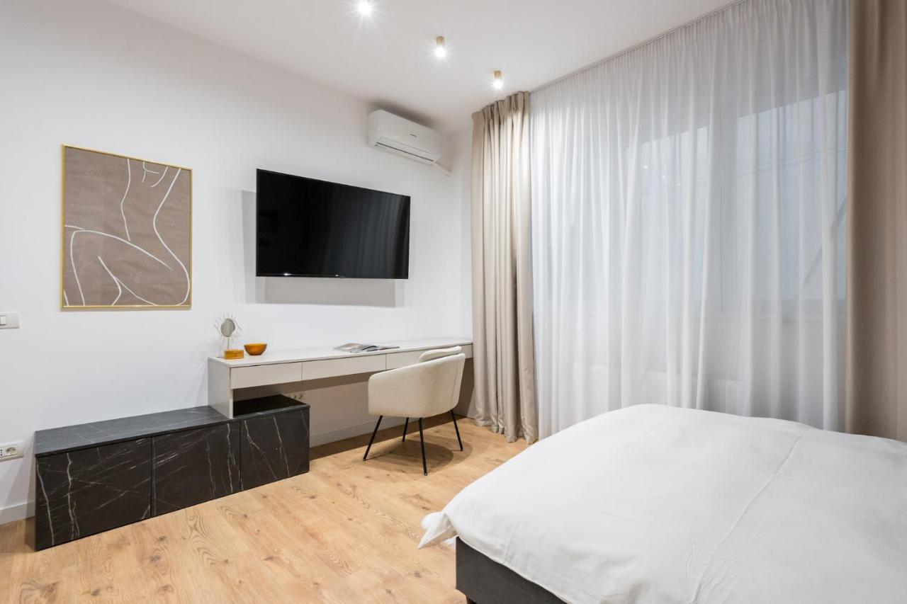 Crystal 3Bdr Apartment In Center Бухарест Экстерьер фото