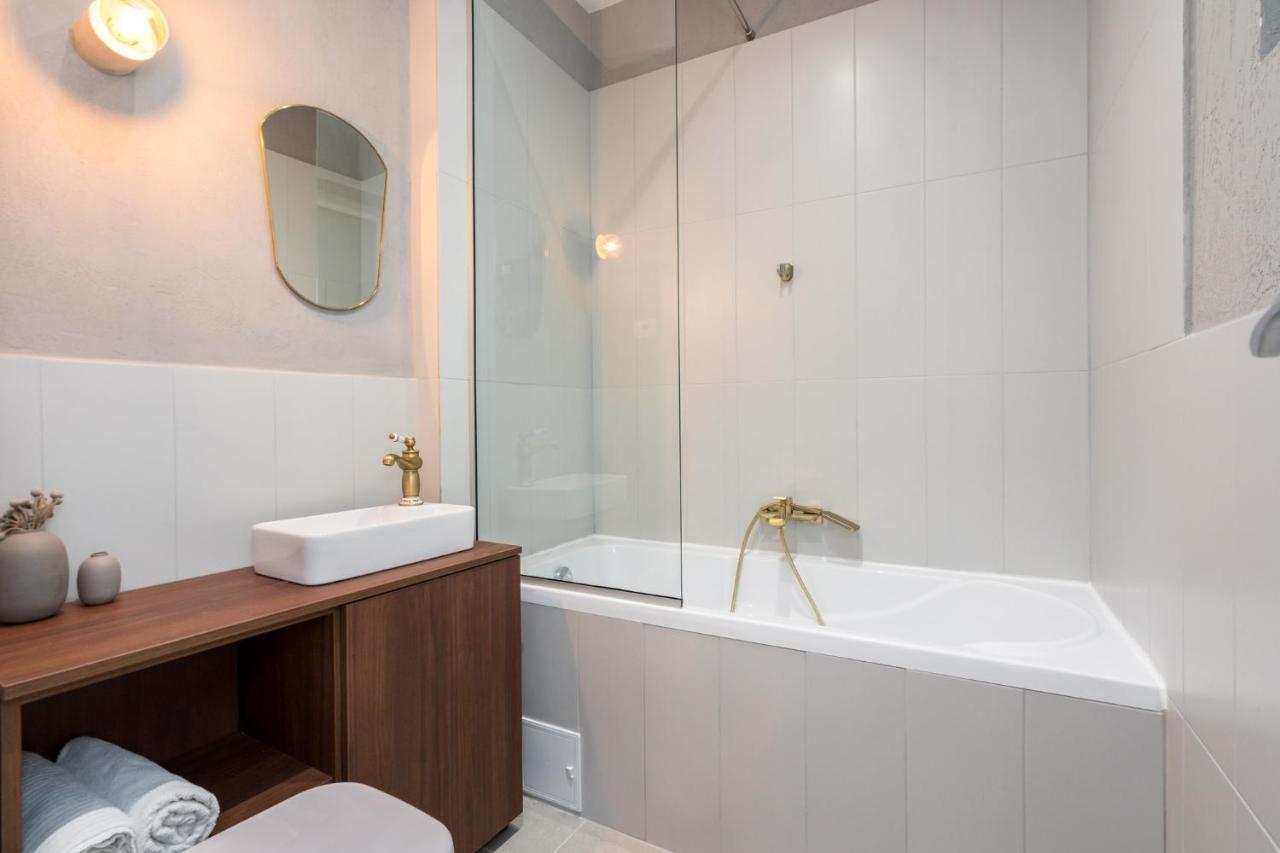 Crystal 3Bdr Apartment In Center Бухарест Экстерьер фото