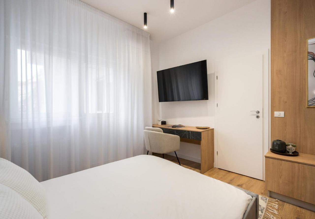 Crystal 3Bdr Apartment In Center Бухарест Экстерьер фото